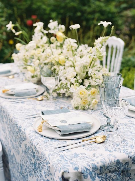 French Countryside Table Setting, Floral Table Linen Wedding, French Country Wedding Flowers, French Countryside Wedding Theme, Blue Floral Tablecloth Wedding, French Garden Wedding Theme, Blue Tablecloth Wedding, Floral Tablecloth Wedding, French Summer Wedding