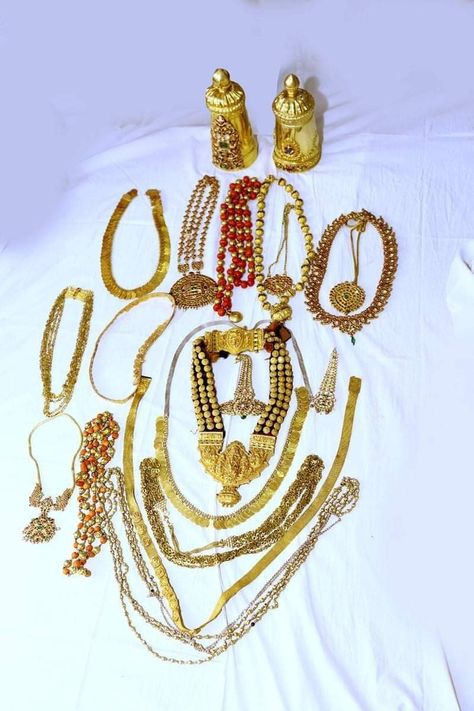 Janmashtami Decoration, Traditional Jewellery, Antique Jewelry Indian, South Indian Jewellery, Jewelry Indian, Ancient Jewelry, Foot Jewelry, Traditional Jewelry, Gods And Goddesses