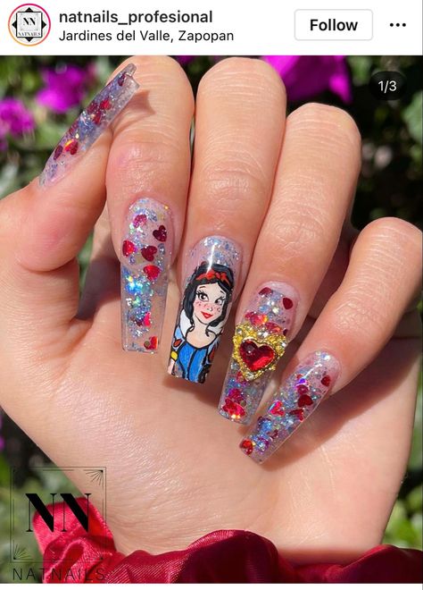 Snow White 🍎❤️ Snow White Nails, Water Nail Art, Quince Nails, Quinceanera Nails, Snow White Birthday Party, Snow White Costume, Snow White Birthday, Water Nails, Snow White Party