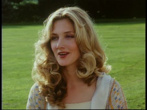 If anyone asked me what my dream hair would be... (Joely Richardson from Lady Chatterly) One Piece Swimsuit Flattering, Joely Richardson, Flowers In The Attic, Flattering Swimsuits, Dream Hair, Great Hair, My Dream, Divine Feminine, Face Claims