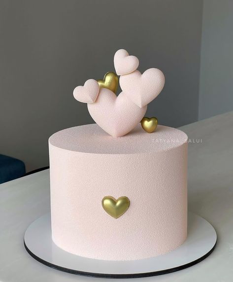 Heart Cake Simple Design, Mini Birthday Cake Ideas For Her, Persian Packaging, Crazy Birthday Cakes, Cake Magic, Cupcakes Design, Barbie Wallpaper, Tooth Cake, Cake For Boyfriend