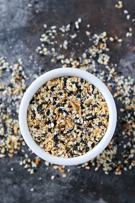 Everything Bagel Seasoning Recipe Everything Bagel Seasoning Uses, Everything Bagel Seasoning Recipes, Bagel Seasoning Recipe, Diy Everything, Everything But The Bagel Seasoning, Everything Bagel Seasoning, Canning Food Preservation, Bagel Seasoning, Seasoning Recipe