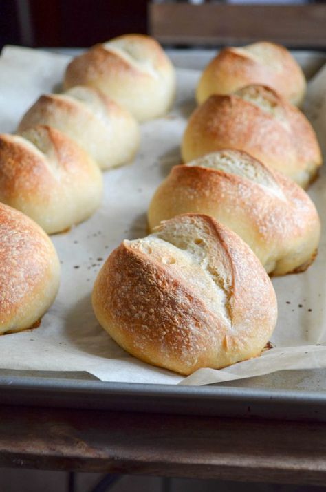 Brötchen {Classic German Breakfast Rolls} – In Jennie's Kitchen Brotchen Recipe, German Breakfast, German Food Authentic, German Bread, German Baking, Bread Rolls Recipe, Freshly Baked Bread, Breakfast Bread Recipes, Breakfast Rolls