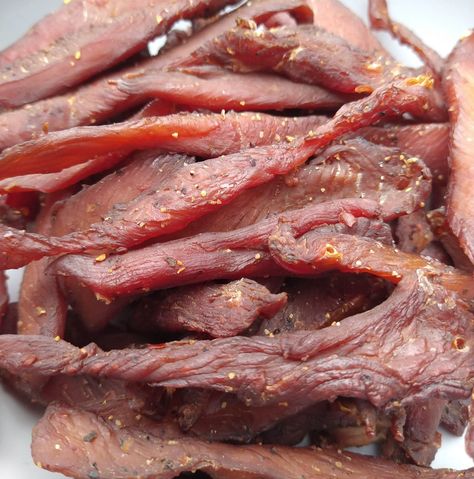 Smoked Turkey Jerky - What's Smoking Smoked Turkey Jerky Recipe, Chicken Jerky Recipes, Smoked Jerky Recipes, Smoker Jerky Recipes, Smoked Snacks, Smokers Recipes, Turkey Jerky Recipe, Dehydrator Jerky, Jerky Recipes Dehydrator