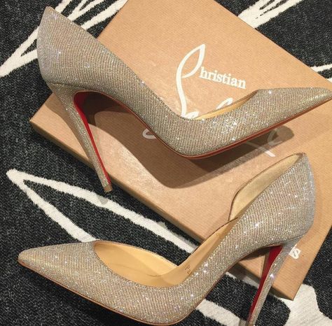 Prom Shoes Sparkly, Christian Louboutin Pigalle, Woman Shoes, Prom Shoes, Stiletto Pumps, Glam Fashion, Pretty Shoes, Shoe Game, Christian Louboutin Shoes