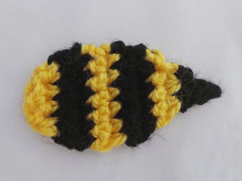 Crochet Bumblebee Applique Pattern Free, Crochet Bumble Bee Applique Pattern Free, Crochet Bee Applique Free Pattern, Bee Applique Pattern, Crochet Bumble Bee Pattern Free, Crochet Bee Applique, Crochet Bumble Bee, Bee Applique, Crochet Garland