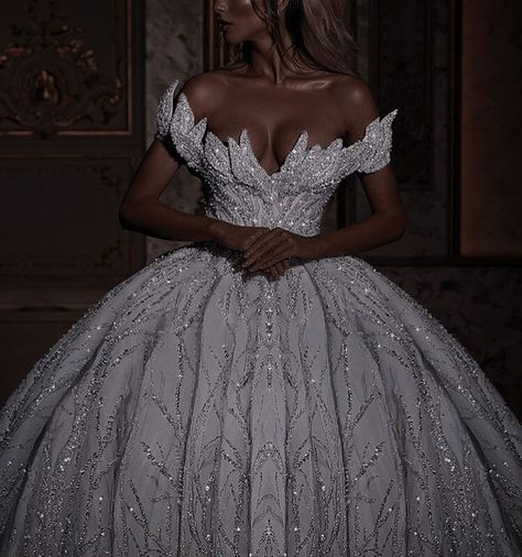 Ball Gowns Fantasy Fairytale, Mafia Wedding, Ball Gowns Fantasy, Dresses Luxury, Ethereal Dress, Dream Wedding Ideas Dresses, Ball Gowns Evening, Cute Prom Dresses, Fantasy Gowns