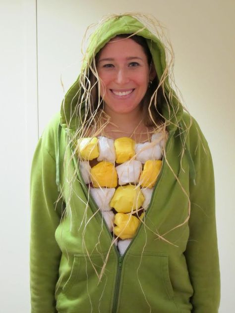 38 of the most CLEVER & UNIQUE Costume Ideas.....that no one else will be wearing this year! | via Make It and Love It Corn Costume, Food Halloween Costumes, Kostum Halloween, Clever Halloween, Food Costumes, Clever Halloween Costumes, Diy Kostüm, Homemade Halloween Costumes, Hallowen Costume