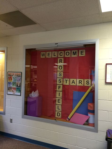 Scrabble / words with friend - Back to school welcome display case. (Could work on a bulletin board too.) Font was "scramble" and downloaded for free! Back To School Display Case, School Display Case, Display Case Ideas, Diy Display Case, Action Figure Display Case, Reading Support, Eyeglass Display, School Wide Themes, Back To School Displays