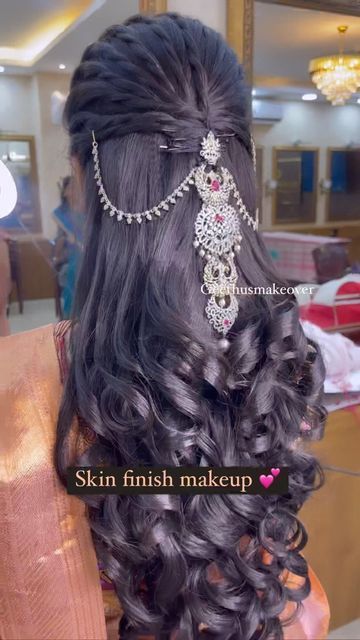 Engagement Hairstyles On Saree, Kanku Pagla Hairstyle, Sister Bride Hairstyle, Bridal Reception Hairstyle For Lehenga, Reception Hairstyles Indian Saree, Reception Hairstyles Indian Brides Lehenga, Lehenga Hairstyles Receptions, Reception Hairstyles Indian Brides, Reception Hairstyles Indian