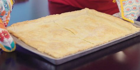 Pie Crust Dessert, Perfect Flaky Pie Crust, Making Pie Crust, Pie Crust Recipe Easy, Boxed Cake Mixes Recipes, Homemade Pie Crust Recipe, Easy Pie Crust, Cookie Cake Pie, Dessert Recipies