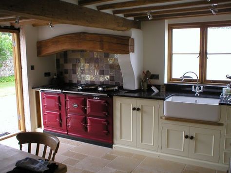 Cranberry Morning: The Aga Cooker - Anglophile Friday Aga Kitchen, Dapur Rustic, Aga Cooker, Country Modern Home, Retro Appliances, Cosy Kitchen, Country Kitchen Designs, Estilo Country, Cottage Kitchens