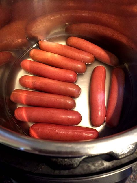 Instant Pot Hot Dogs Recipe – Melanie Cooks Gourmet Hot Dog Recipes, Hot Dog Bar Ideas, Grilled Hot Dogs, Bacon Hot Dogs, Dogs Recipes, Baked Hot Dogs, Grilling Hot Dogs, Gourmet Hot Dogs, Hot Dogs Recipes