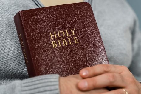 Free Photo | Front view of hands praying Holding Bible, Hands Praying, Bible Pics, Man Praying, The Holy Bible, Hand Pictures, Praying Hands, Religious Symbols, Pics Art