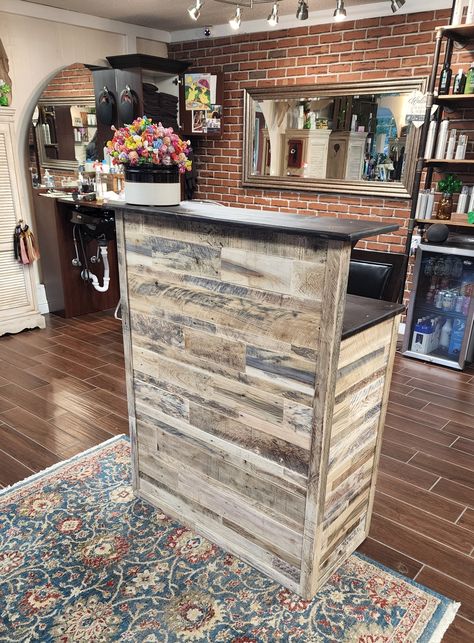 Small Reception Desk Design Hair Salons, Pallet Reception Desk, Reception Desk Small Space, Salon Front Desk Ideas Small Spaces, Small Hair Station Ideas, Small Front Desk Ideas Reception Areas, Cash Wrap Counter Boutiques, Small Salon Reception Area, Hair Salon Front Desk