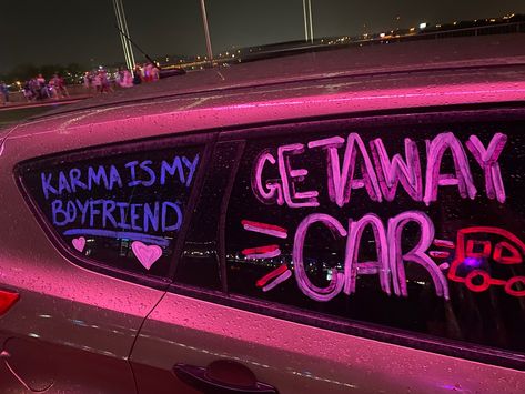 Eras Tour Car Decoration, Taylor Swift Car Ideas, Taylor Swift Car, Car Window Paint, Trunk Decor, Swift Car, Taylor Concert, Window Writing, Car Decorations