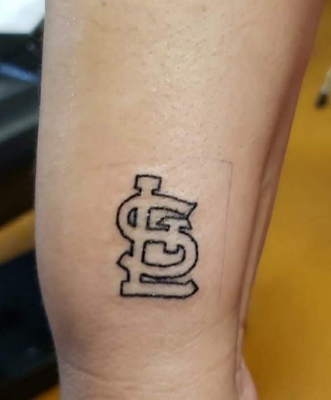 St Louis Tattoo Ideas, St Louis Cardinals Tattoo, St Louis Tattoo, Cardinals Tattoo, Cardinal Tattoos, Dainty Tattoos, Makeup Clothes, St Louis Cardinals, Cardinals