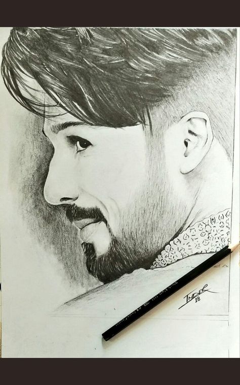 Shahid Kapoor Sketch, Crafts Bookmarks, Mickey Mouse Quilt, Diy Crafts Bookmarks, Stick Crafts, Cool Pencil Drawings, Shahid Kapoor, Drawing Quotes, Dope Cartoon Art