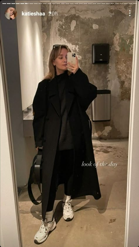 Fits For Fall, Black Ootd, Shortcake Cake, Minimalist Wardrobe Capsule, Autumn Outfit Ideas, Autumn Look, Chill Outfits, Fashion 101, Pinterest Outfits