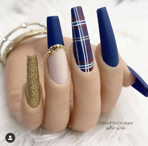 Plaid Nails Designs, Plaid Nail Design, Blue And Gold Nails, Red Iguana, Burberry Nails, Plaid Nail Designs, Unghie Nail Art, Nail Art Images, Nail Drills