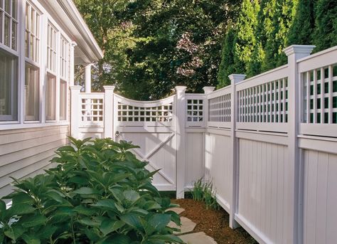 Privacy Fence Arbor, Privacy Lattice Fence Ideas, Wall With Fence On Top, Jasmine Fence, Wooden Privacy Fence Ideas, Lattice Fence Ideas, Colonial Fence, Terrace Fence, Lattice Gate