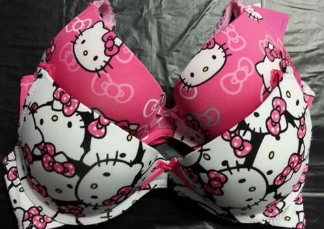 00s Mode, Images Hello Kitty, Hello Kitty Things, Charmmy Kitty, Kitty Clothes, Hello Kitty Clothes, Hello Kitty Aesthetic, Hello Kitty Accessories, Hello Kitty Stuff