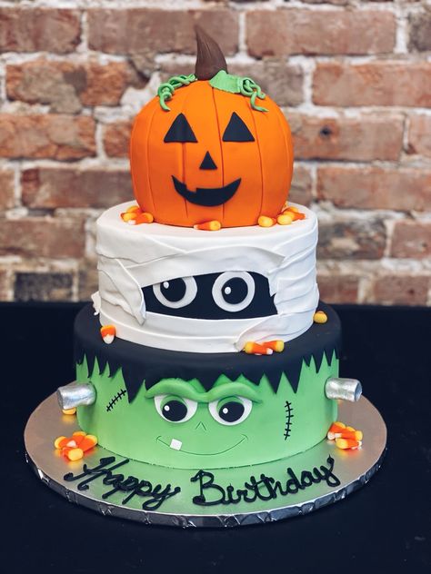 2 Year Halloween Birthday, 8 Year Birthday Cake Ideas, Kids Halloween Cake Ideas, 4th Birthday Halloween Theme, October Kids Birthday Party Ideas, Two Year Old Halloween Birthday Party, Spooky One Cake Smash, Halloween 5th Birthday Party, Kids Halloween Birthday Cake