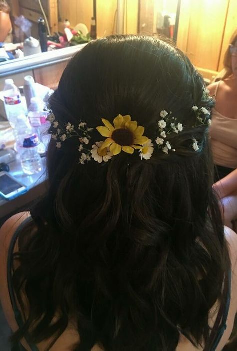 Sunflower wedding bride’s hair Wedding Hair With Sunflowers, Bridal Hair With Sunflowers, Hairstyles With Sunflowers, Half Up Half Down Wedding Hair Sunflower, Sunflower Wedding Hairstyles, Wedding Hairstyles With Sunflowers, Sunflower Hair Wedding, Sunflower Hairstyle, Daisy Hairstyle