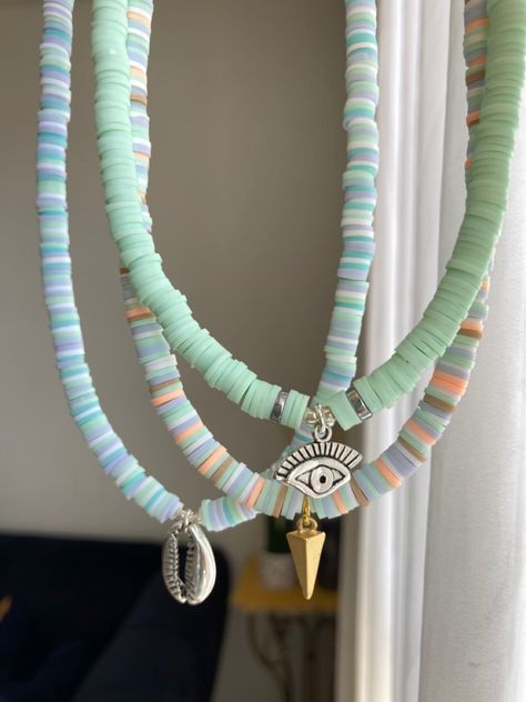 Jewelry fashion moda joyería necklaces Kalung Manik-manik, قلادات متدلية, Clay Bead Necklace, Preppy Jewelry, Beaded Necklace Designs, Clay Bracelet, Beaded Necklace Diy, Diy Bracelets Patterns, Diy Bracelet Designs