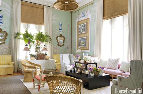 Home Office Decor Inspiration, Beach Home Office, Office Decor Inspiration, Amanda Lindroth, Beach Artist, Elegant Living Room Decor, Palm Beach Style, Chinoiserie Chic, Elegant Living Room