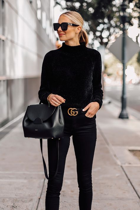 Fashion Jackson Wearing Black Chenille Mock Neck Sweater Black Skinny Jeans Black Gucci Belt Black Satchel Handbag Satchel Bag Outfit, Black Satchel Bag, Monochromatic Fashion, Blogger Street Style, Wearing All Black, Fashion Jackson, Black Satchel, Women Fashion Edgy, Gucci Belt