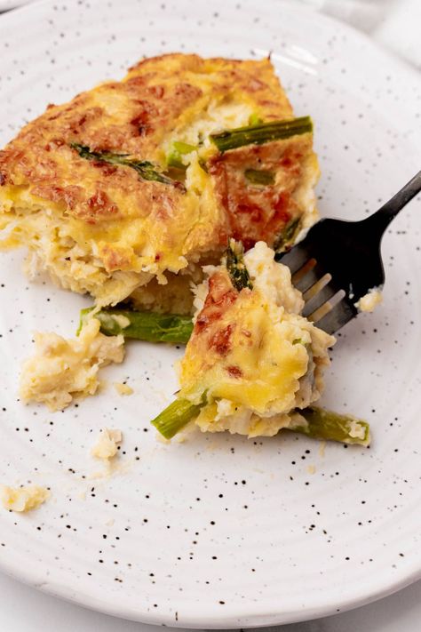 This crustless crab quiche with asparagus is simply delicious and so easy to make! With lumps of real crab meat, it's a great dish to enjoy any time of day. Crab Quiche Recipes Crustless, Crab Quiche Recipes, Crustless Crab Quiche, Quiche With Asparagus, Crab Quiche, Quiche Recipes Crustless, Homemade Crab Cakes, Asparagus Quiche, Nutrition Meal Plan