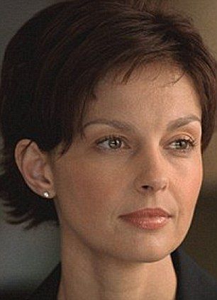 Ashley Judd Short Hair, Ashley Judd, Cute Cuts, Short Hair Styles Pixie, Pixie Hairstyles, Plastic Surgery, Celebrity Photos, Short Curly, For Hair