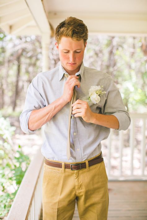 Casual groom attire for outdoor wedding Mens Outdoor Wedding Attire, Casual Groom Outfit, Outdoor Wedding Attire, Outdoor Wedding Outfit, Casual Fall Wedding, Casual Wedding Outfit, Casual Groom Attire, Summer Wedding Attire, Casual Grooms