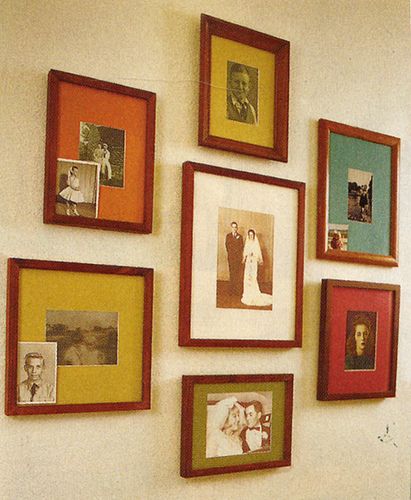 Vintage Framed Photos, Wall Of Old Photos, Framed Wedding Photos Display, Photo Wall Family Pictures, Collage Wedding Photos, Heirloom Display Ideas, Frame And Matting Ideas, Family Tree Gallery Wall, Framing Family Photos