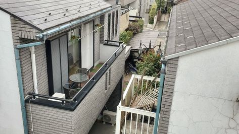 Japanese Apartment Balcony, Japan Balcony, Garden Apartment Balcony, Japanese Balcony, Japan Apartment, Korean Apartment, 2023 Clothes, Japanese Apartment, Tiny Balcony