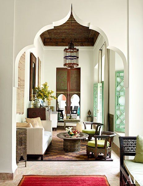 Visit a beautifully transformed 18th-century home in Marrakech chock full of airy design inspiration Design Marocain, Moorish Design, Moroccan Inspiration, Moroccan Homes, Moroccan Interiors, Plafond Design, Porte Decorate, Home Luxury, Moroccan Design