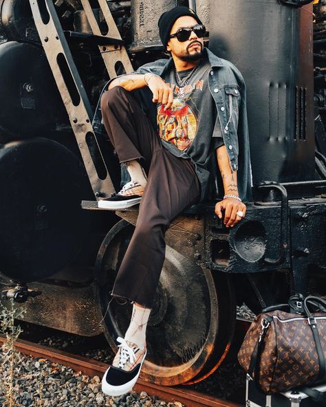 34.4k Likes, 965 Comments - BOHEMIA (@iambohemia) on Instagram: “If it doesn’t stop at your station, it ain’t your train 🚂 🏴‍☠️” Bohemia Rapper, Bohemia Photos, Bald Men With Beards, Rick And Morty Poster, Bald Men, Cute Love Cartoons, Whatsapp Dp, Wallpaper Free, Wallpaper Free Download