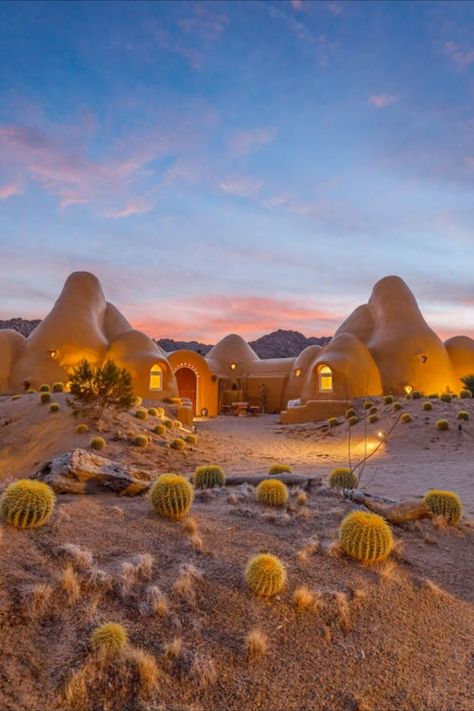 Joshua Tree House, Adobe Home, Desert Aesthetic, Earthship Home, Mud House, Modern Desert, Desert Living, Adobe House, Desert Dream