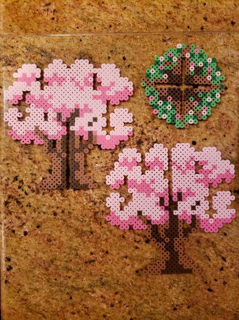 Perler Bead Designs, Hamma Beads Ideas, Easy Perler Bead Patterns, Melty Bead Patterns, Pearl Beads Pattern, Easy Perler Beads Ideas, 3d Perler Bead, Art Perle, Fuse Bead Patterns