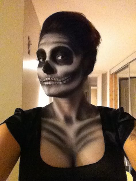 Skeleton Chest Makeup, Chest Makeup, Chest Skeleton, Skeleton Chest, Skeleton Fairy, Skull Ideas, Dark Skeleton, Dead Makeup, Halloween Makeup Diy