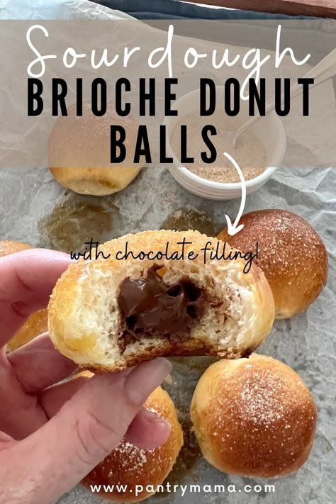 Baked sourdough brioche donut balls with a chocolate filling are a delightful way to enjoy sourdough. A delicious sourdough dessert or snack! Sourdough Brioche Donut, Sourdough Donuts Baked, Sourdough Appetizers, Sourdough Snacks, Sourdough Sweets, Sourdough Dessert, Brioche Recipes, Rustic Baking, Sourdough Desserts