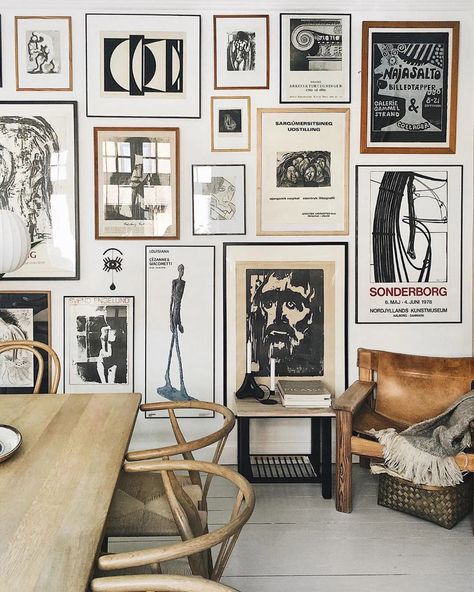 Corner Gallery Wall, Gallery Wall Layout, Perfect Gallery Wall, Eclectic Gallery Wall, Gallery Wall Inspiration, Gallery Wall Living Room, Wall Gallery, Inspiration Wall, Art Gallery Wall