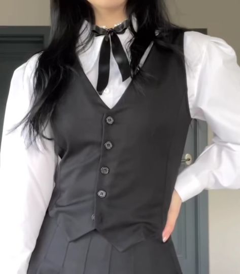 dark academia, ulzzang, korean girl, aesthetic outfits, preppy, icon, korean school girl, korean uniform. Wested Arin Outfit, Women In Suits Aesthetic, Suit Vest Outfits For Women, Wested Arin, Womens Suit Vest, Suit For Prom, Blue Skirt Outfits, Vest Outfits For Women, Woman In Suit