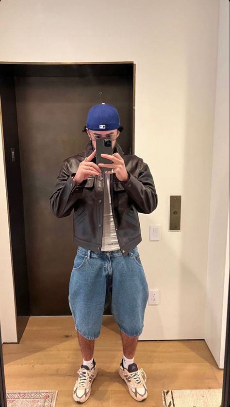 Bad Bunny New Album Cover, Aesthetic Retro Outfit, Bad Bunny Concert Outfit, Bunny Fashion, Men's Street Style, Bunny Man, La Outfits, Curated Outfit, Bunny Outfit