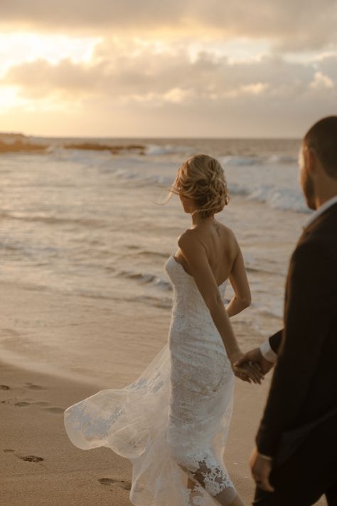 Engagement Photo Shoot Beach, Maldives Wedding, Personal Vows, Private Vows, Maui Sunset, Sunset Elopement, Sunrise Elopement, Maui Beach, Wedding Pose