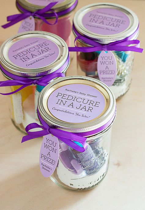 48 Beautiful DIY Bridesmaid Gifts That Are Chic and Cheap: Your bridesmaids are not only your best friends, but your support crew on your big day. Bridal Shower Checklist, Diy Bridesmaid Gifts, Bridal Shower Prizes, Shower Prizes, Bridesmaid Diy, Baby Shower Prizes, Homemade Mothers Day Gifts, Best Mothers Day Gifts, Diy Mothers Day Gifts