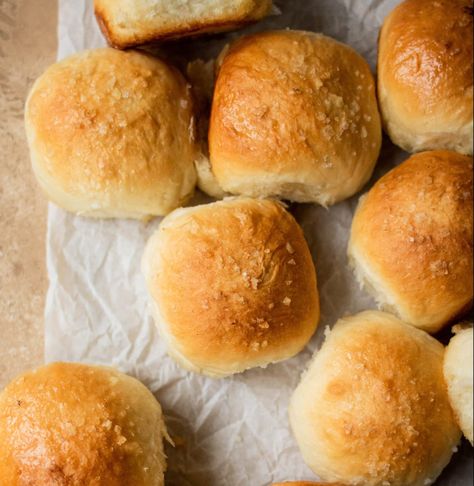 Fluffy Dinner Rolls Two Ways Dinner Roll Recipe, So Much Food, Fluffy Dinner Rolls, Dinner Roll, Garlic Herb Butter, Easy Holiday Recipes, Dinner Rolls Recipe, Roll Recipe, Thanksgiving Sides