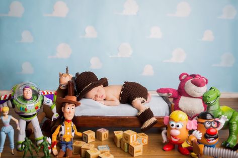 Toy story Theme newborn baby boy Toy Story Newborn Photography, Toy Story Newborn Pictures, Toys Photography Ideas Photo Shoots, Toy Story Baby Photoshoot, Toy Story Pictures, Milestone Ideas, Baby Boy Newborn Photography, Foto Newborn