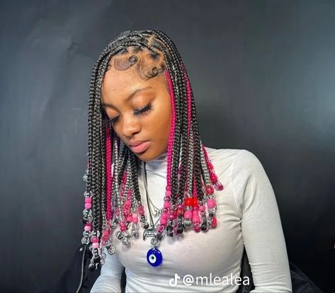 Knotless Braids With Beads, Cute Box Braids, Short Box Braids Hairstyles, Short Box Braids, Braided Cornrow Hairstyles, Box Braids Hairstyles For Black Women, Cute Braided Hairstyles, Protective Hairstyle, Braided Hairstyles For Teens